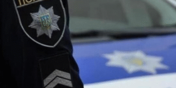 Хабарі на робочому місці: в Києві затримали ділка за “чорні” зв’язки