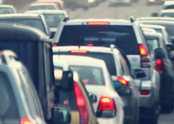 Поліція перекрила дорожній рух: у напрямку центру Києва складно проїхати