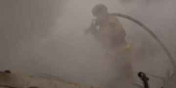 Сотні розбитих вікон і руїни: в Києві показали ліквідацію наслідків ворожої атаки, – ФОТО