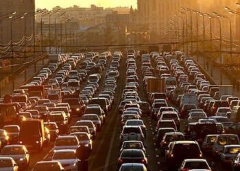 Київські трамваї й автобуси змінюють маршрути: що чекає пасажирів