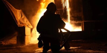 Россия нанесла удар по порту и энергетике: в Одесской области загорелись контейнеры с мукой и маслом