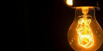 Темрява над Києвом: коли закінчаться тривалі відключення