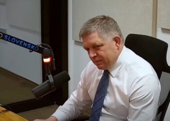 Фицо пообещал блокировать вступление Украины в ЕС, назвав ее “черной дырой” коррупции