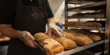 Производство хлеба под угрозой: почему в магазинах сокращается ассортимент