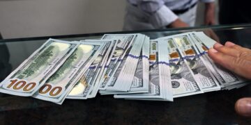 За полгода бизнес вывел из Украины $23 млн для погашения внешних займов, а зарубежные инвестиции в уставный капитал украинских компаний выросли.