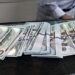 За полгода бизнес вывел из Украины $23 млн для погашения внешних займов, а зарубежные инвестиции в уставный капитал украинских компаний выросли.
