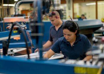 Оформление на работу в Польше рекордно подорожало: как изменения повлияют на украинцев