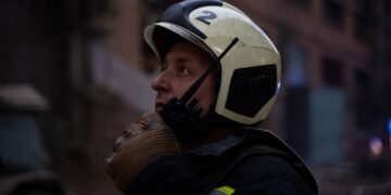 РФ массированно атаковала Херсон: горели жилые кварталы, часть города без света