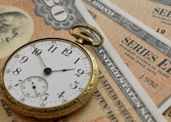 Инвестиции физлиц в государственные облигации в этом году выросли на 40% и на 300% за время полномасштабной войны.