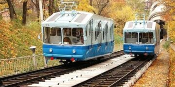 Фунікулер у Києві став на паузу: як дістатися на верхній берег