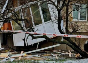 Смертельна атака по столиці: дрон влучив у житловий будинок, є загиблий