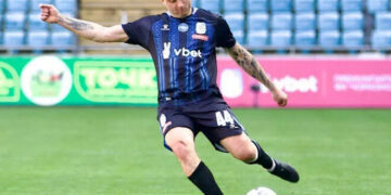 Экс-игрок сборной и известный нападающий. Черноморец покинут лидеры команды