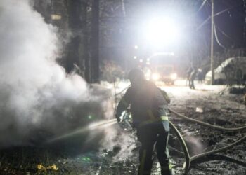 Россияне второй раз за день атаковали Запорожье: повреждена многоэтажка