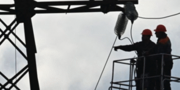 Повернення світла: у двох районах Києва відновили електропостачання