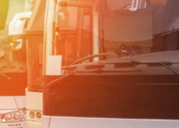 Транспортний колапс: у Києві змінили маршрути руху трамваїв і автобуса