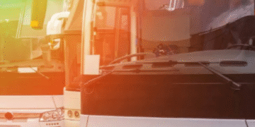 Транспортний колапс: у Києві змінили маршрути руху трамваїв і автобуса