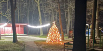 На Київщині встановили металевий символ Нового року, – ФОТО