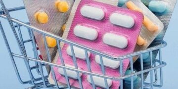 Без аптек і вночі: уряд дозволив продаж ліків на автозаправках