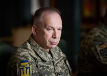 Покровск и Мирноград хорошо укрепленные районы и их оборона продолжается, – Сырский