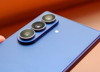 Samsung створює другий Fold на 2026 рік? У мережі говорять про нову доступнішу версію