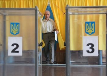Миллионы украинцев за границей: ЦИК указала на сложность подсчета избирателей