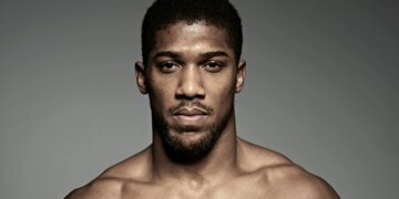 Ентоні Джошуа виписаний з лікарні після смертельної автокатастрофи