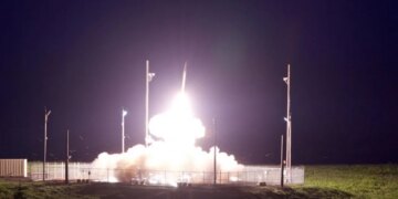 Названы ЗРК, способные перехватить баллистическую ракету «Орешник»