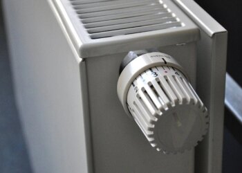 Через пошкодження енергетичних об’єктів у Києві зупинили опалення в 6 тисячах будинків – КМДА