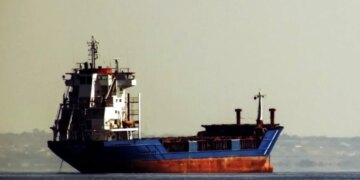 ФРГ закрыла территориальные воды для теневого флота РФ: один танкер развернули, пригрозив конфискацией