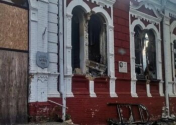 Музей Махно разрушен обстрелами РФ, а не «ограблен» украинцами