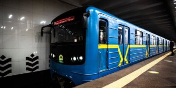 Метро у Києві відновлює роботу, а у Харкові працює за графіком вихідного дня: скільки чекати на поїзд