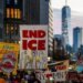 Массовые протесты против иммиграционной политики Трампа прокатились по США