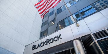 Крупнейший в мире инвестфонд BlackRock присоединится к восстановлению Украины: что известно о компании.