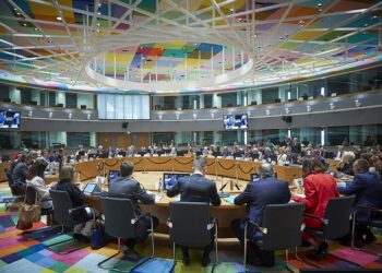 Послы ЕС одобрили процедуру, необходимую для предоставления Киеву финансовой помощи в размере €90 млрд.