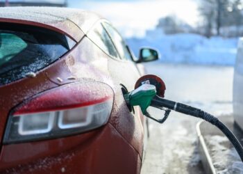 В Украине резко подорожало топливо: водителей предупредили о новом росте цен