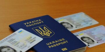 ID-карта без срока действия: для кого в Украине отменили обязательный обмен паспорта каждые 10 лет