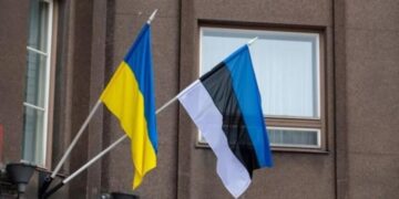 Украинцам выплатят до 1000 долларов от Эстонии: кто может подать заявку