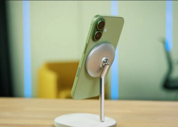 Samsung «підставила» Apple: наступні покоління iPhone можуть стати «золотими»