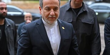 “Никаких уступок в ракетах”: МИД Ирана назвало баллистическую программу основой выживания режима