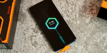 Быстрая зарядка смартфона: украинцам объяснили, как выбрать кабель