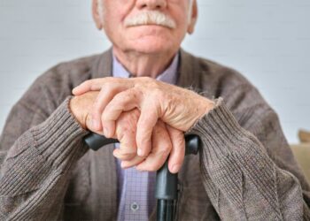 Деньги на уход: кто из пенсионеров получит новую надбавку