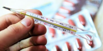 Сезон простуд набирает обороты: украинцы массово болеют ОРВИ и COVID-19