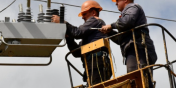 Енергетики прискорюють відновлення світла: яка ситуація в Києві та області