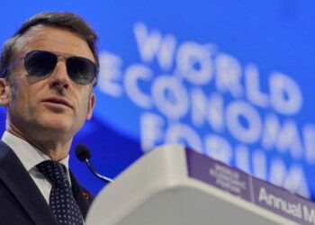 Макрон жестко отреагировал на новый ультиматум Трампа