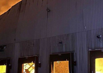 Тисячі квадратних метрів у вогні: на Київщині показали знищений склад Roshen, – ВІДЕО, ФОТО