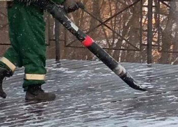 Київ у зоні ризику: лід на дорогах і тротуарах