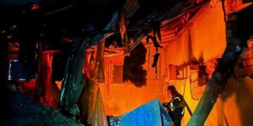 Пожежі, уламки, руйнування — ніч масованих ударів по Києву