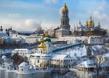 Зима диктує свої правила: Києво-Печерську лавру закрили для відвідування через погоду