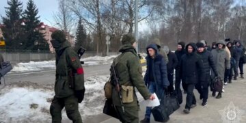 В Беларуси начали массово рассылать повестки мужчинам, особенно проживающим у границы с Польшей и Украиной