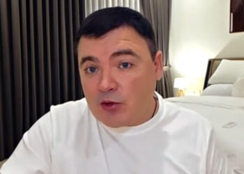 “Я бы притворился дураком”: блогер об общении со спецслужбами и дипломатами